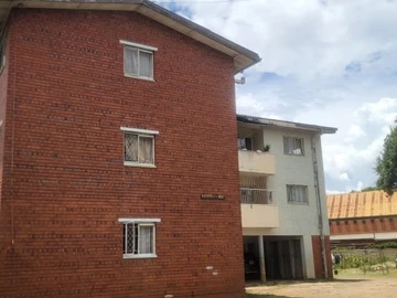 2 Bedroom Flat & Apartment