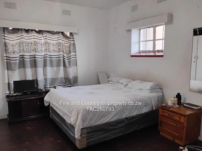  3 Bedroom Ground Floor Flat For Sale – Cbd