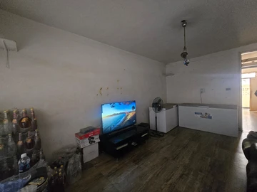 2 Bedroom Flat & Apartment