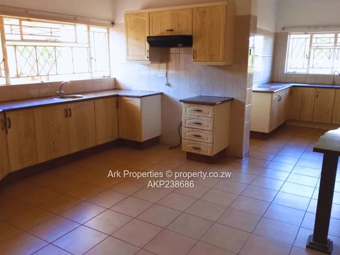 5 Bedroomed House With Cottage For Rent Near Borrowdale Brooke