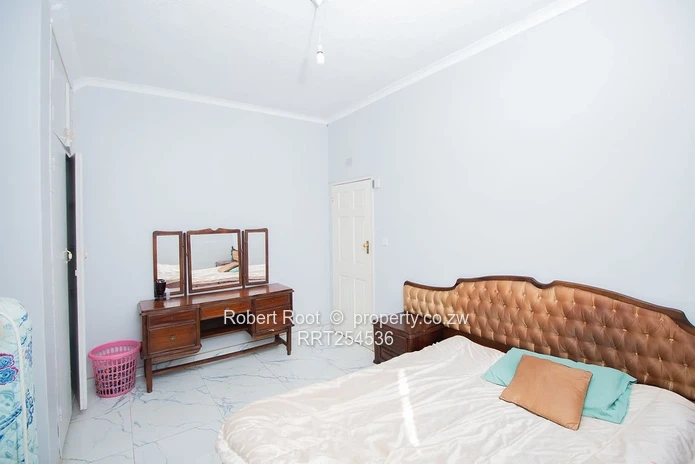Prime 5 Bedroom Home for Sale in Helensvale