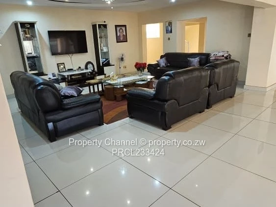 Mount Pleasant 8-Bed Home - Spacious Verandah & Garden