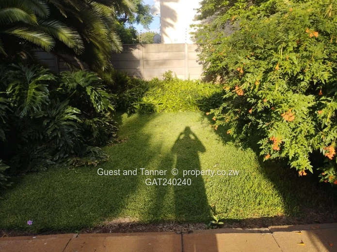 Avenues 1 bedroomed Flat in a Well Maintained Block - Pinebanks (Sole Mandate)