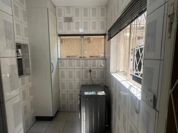 3 Bedroom Flat & Apartment