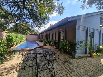 Charming Fully Furnished 3-Bedroom Garden Flat in Avondale