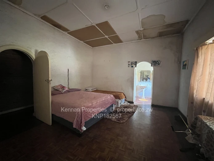 Prime location - development potential!