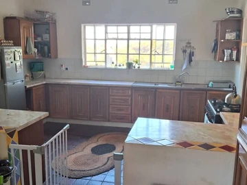 3 Bedroom Flat & Apartment