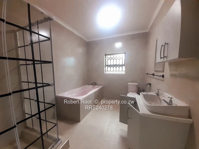 4 Bedroom House to rent in Cranborne.