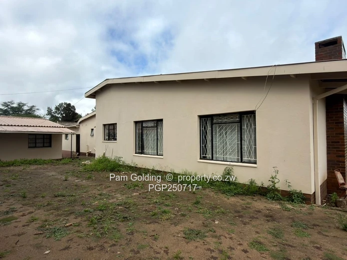 Woodlands – Family Home With 3-Bedroom Cottage For Sale