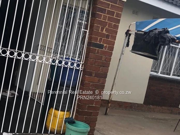  4-Bed House to Rent in Glen View 7