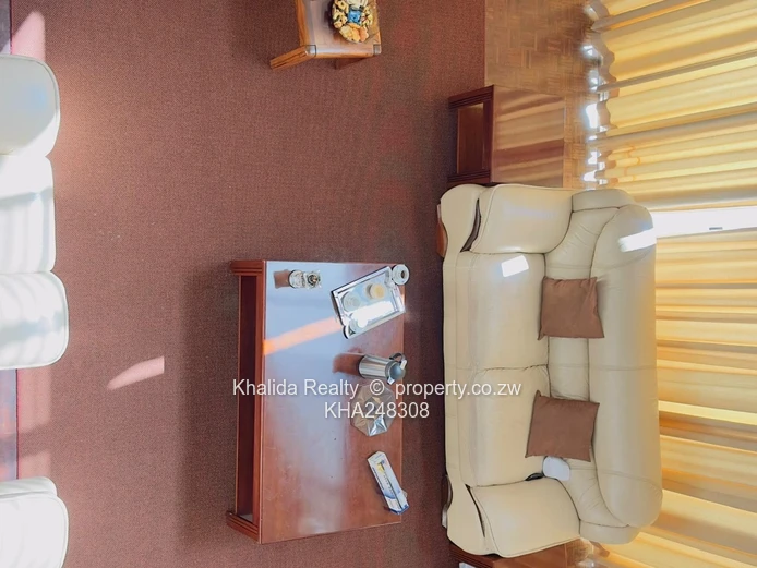 AVONDALE Executive Family Home | US$570k (Sole Mandate)