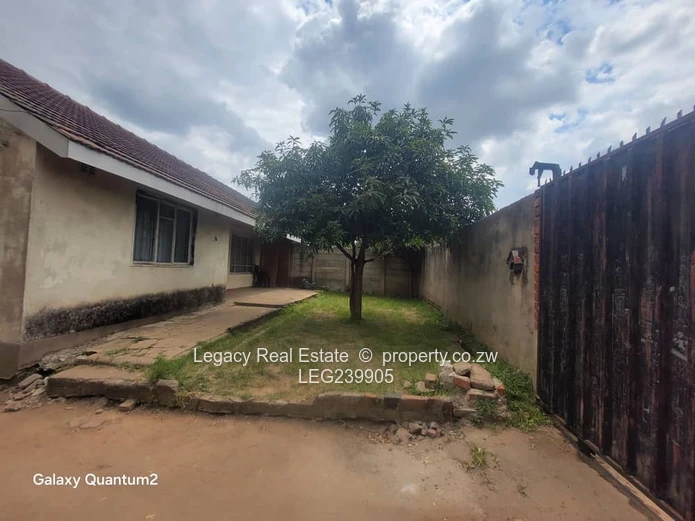 Old Southerton Residential House With Cottage And Servants’ Quarters