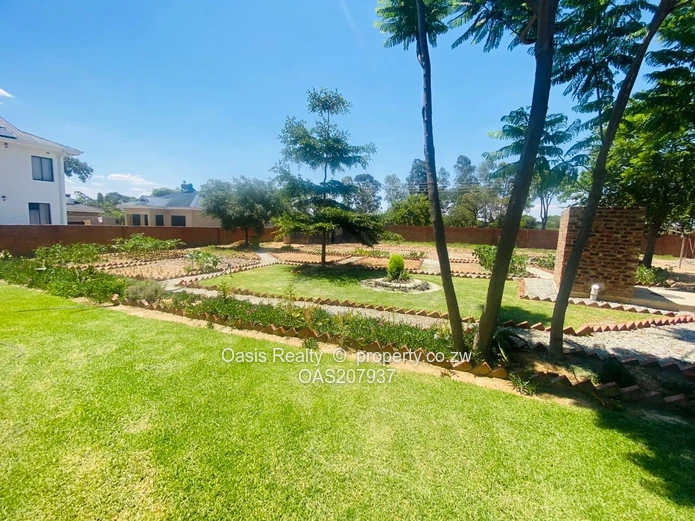 4 Bed House For Rent Close To The Airport Available for 1st of January