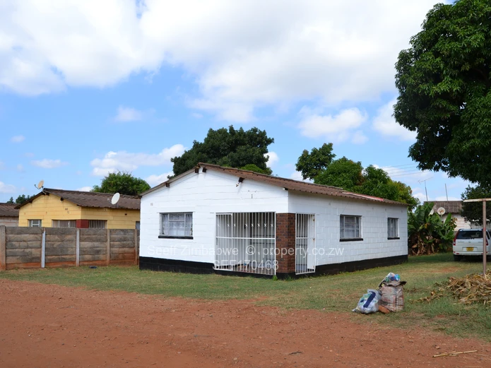 3 Bed Houses for Sale in Chiwaridzo, Bindura SEF170468