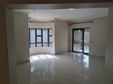 3 Bedroom Flat & Apartment
