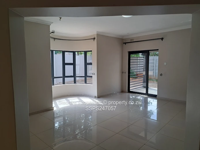A morden neat cluster for rental in Greendale