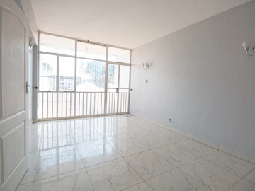 2 Bedroom Flat & Apartment