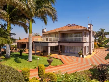 6 Bedroom House