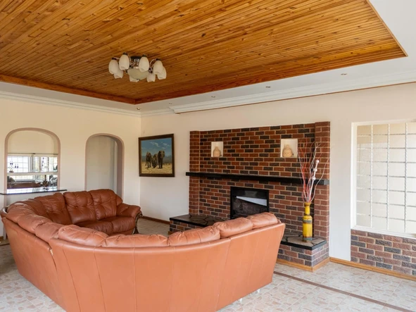 Farm & Agricultural Land