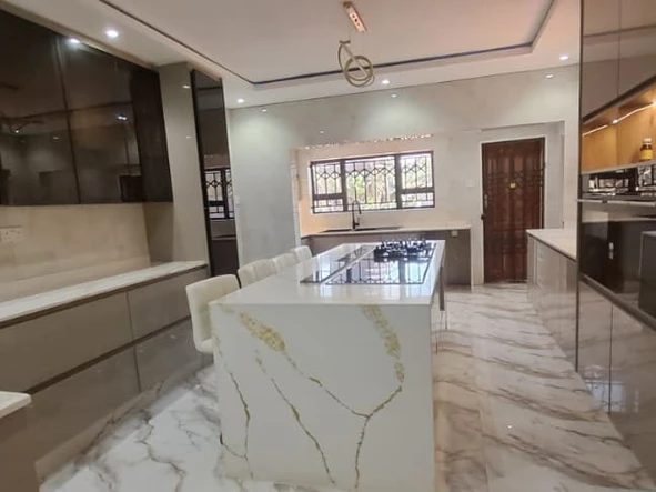 5 Bedroom House