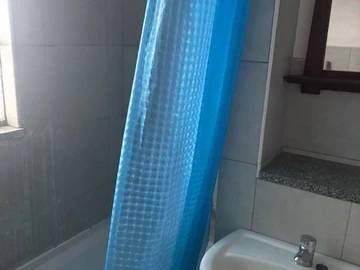 2 Bedroom Flat & Apartment