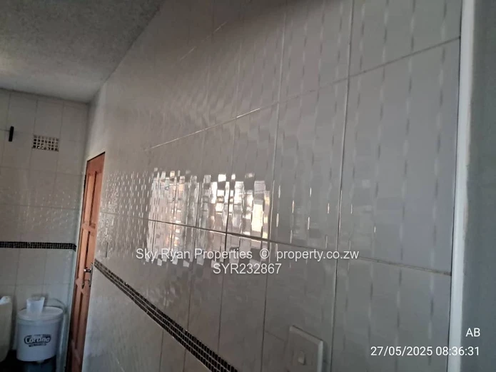 Waneka 2 Bed Flat For Sale