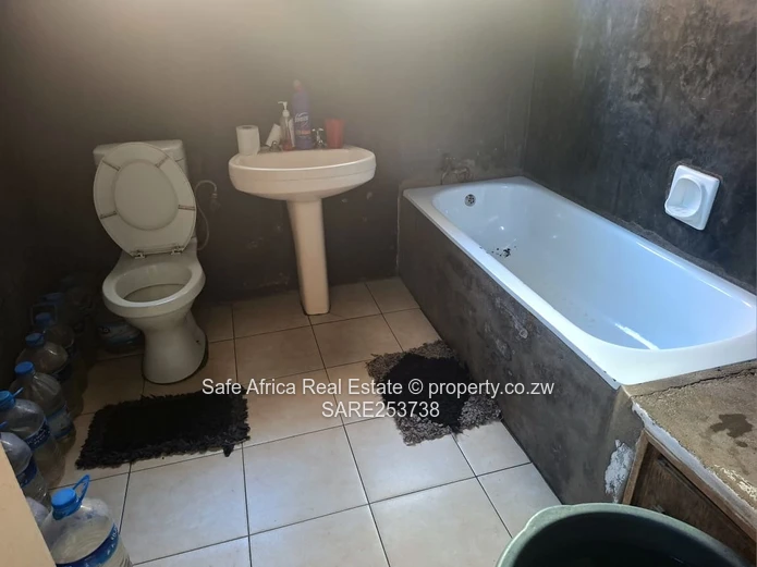 3-BEDROOM FAMILY HOME FOR SALE – ZENGEZA 3 EXTENSION | 181sqm | $38,000  