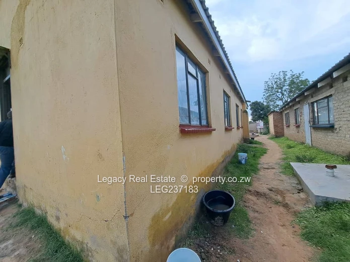 Budget-Friendly 4-bedroom House in Southlea Park