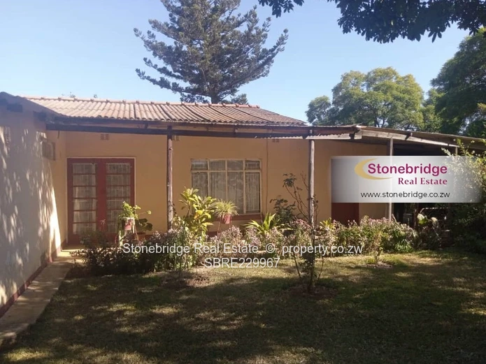 5 Bedroomed Montgomery House for sale
