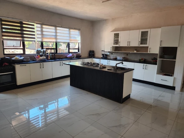 6 Bedroom House