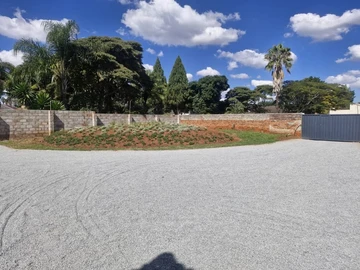 6 Bedroom House