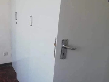 2 Bedroom Flat & Apartment