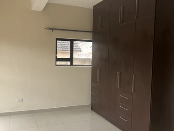 3 Bedroom Flat & Apartment