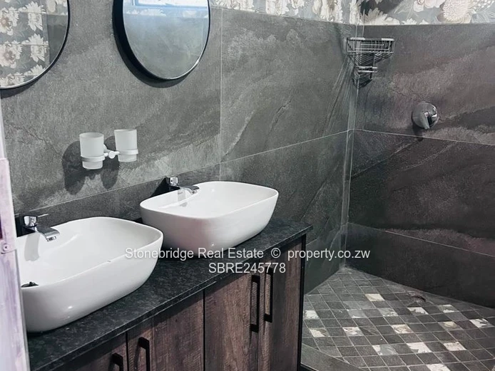 Modern 3 Bedroomed Townhouse in Burnside for sale