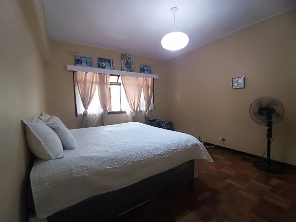 2 Bedroom Flat & Apartment
