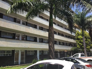 2 Bedroom Flat & Apartment