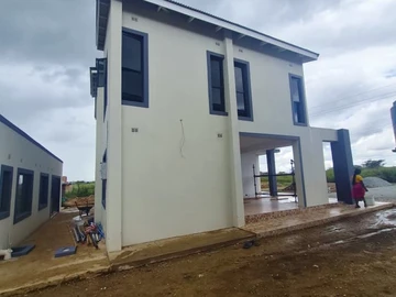 4 Bedroom Flat & Apartment