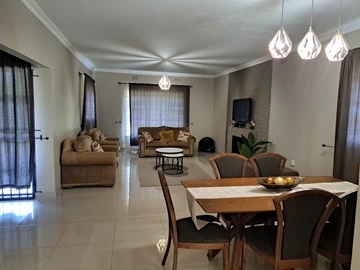 3 Bedroom Flat & Apartment