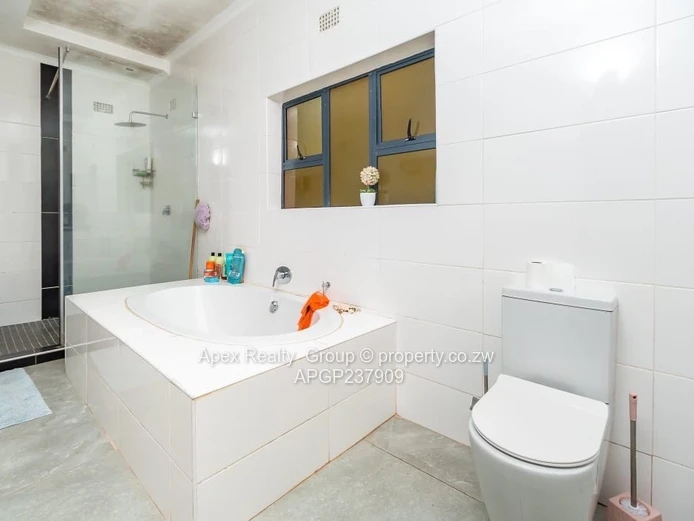 Gletwyn House For Sale