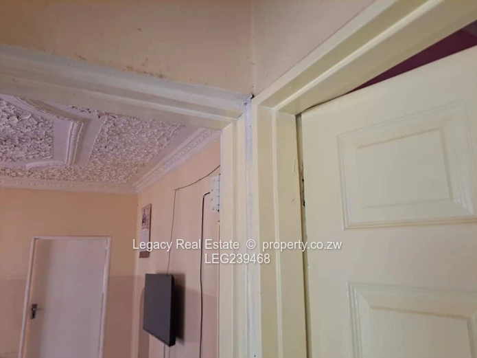 Dzivarasekwa Gunhill Family Home with ensuite & borehole