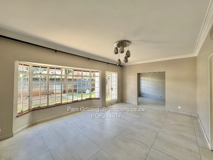 Lovely 3 bedroom Duplex Apartment- Upper Avenues