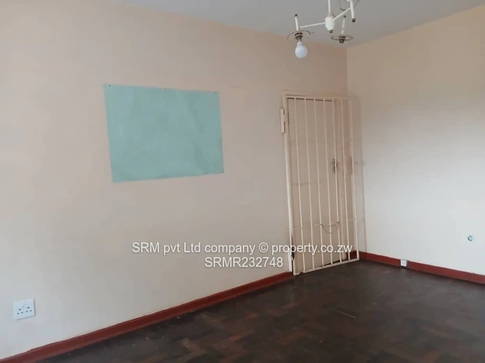 A 2 bedroomed flat to let in Mabelreign 