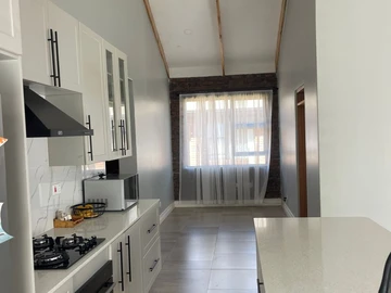 3 Bedroom Flat & Apartment