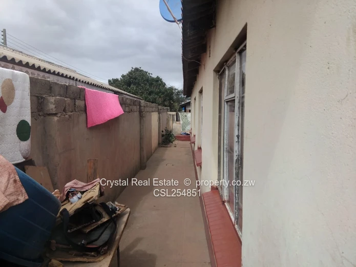 Chitungwiza House , Unit H
