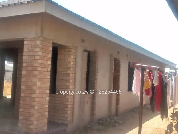 An incomplete 4 bedroomed house for sale in Fidelity Southview park