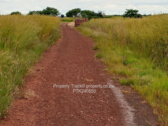 Conveniently positioned residential stand !!! (Sole Mandate)