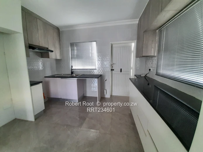  3 Bedroomed apartment to rent in Waterfalls