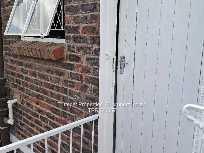 Flat For Sale (Sole Mandate)