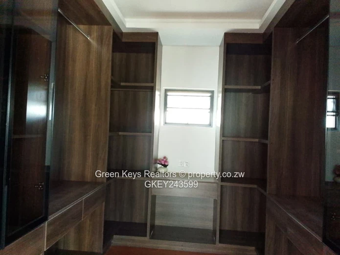 Pomona Townhouse Complex 