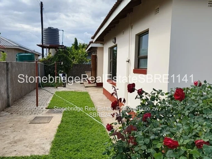 3 Bedroomed Townhouse in Lochview To Let